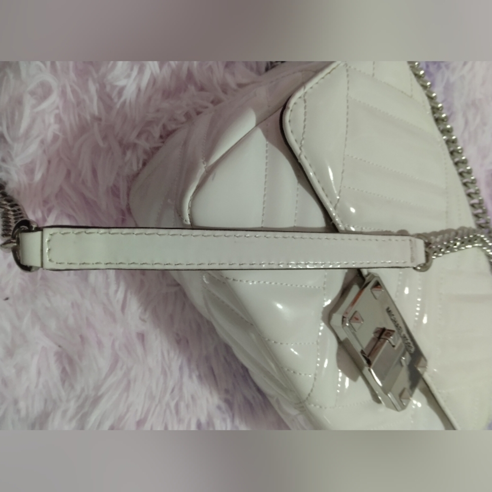 Host Pick✨Micheal Kors Peyton MED shoulder flap optic white bag NewW/Defects - Picture 9 of 17
